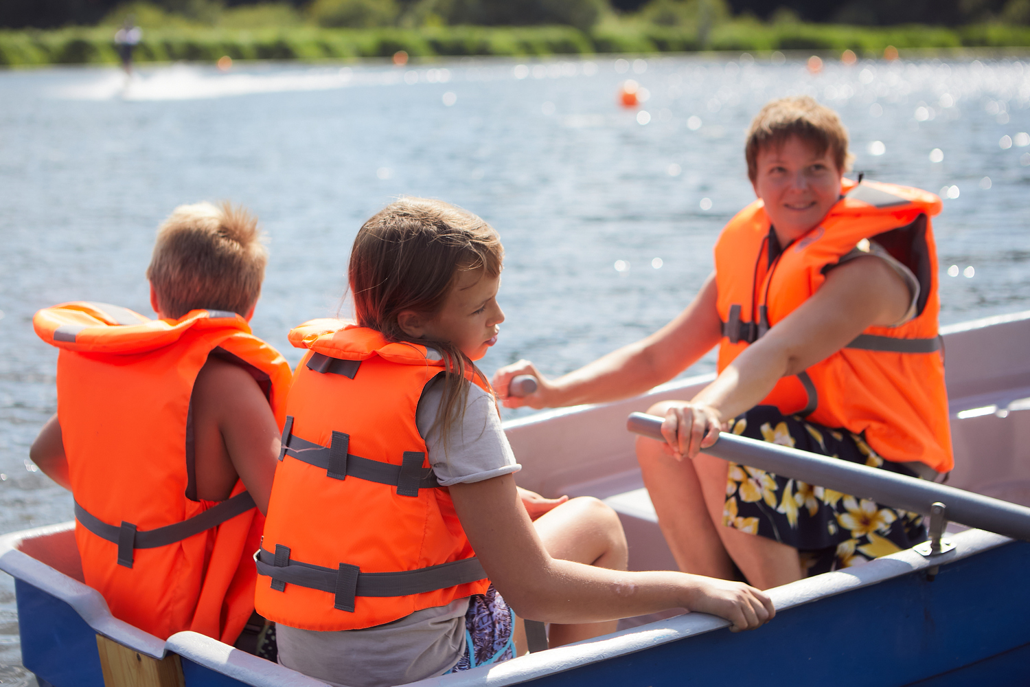 <span style="font-weight: bold;">ЛОДКИ ВЁСЕЛЬНЫЕ</span>